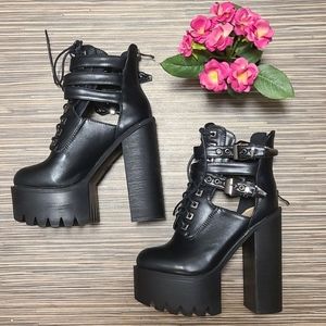 Platform LA Moda Booties